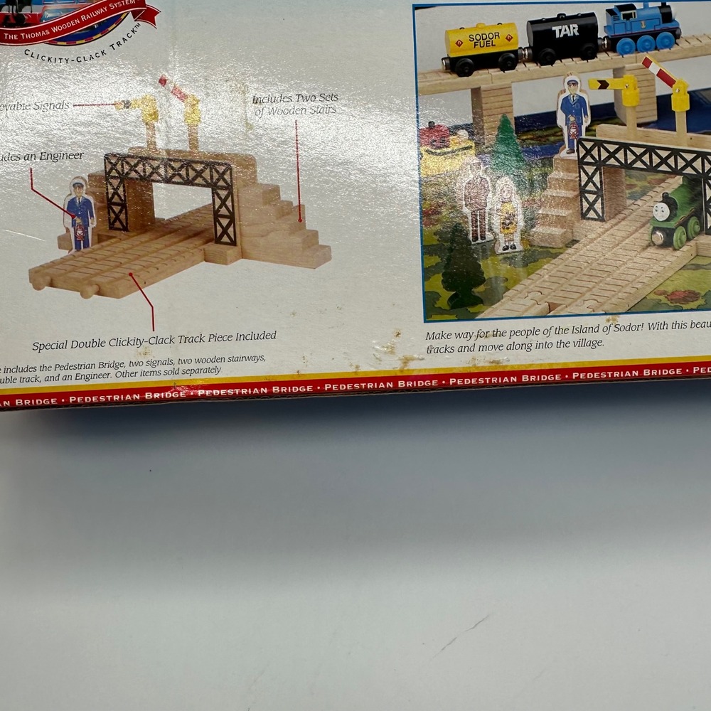 NIB Thomas Wooden Railway Vintage Pedestrian Bridge Destination Double Track - Picture 4 of 10